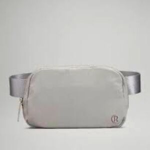 Lulu Lemon Seal Grey Everywhere Bag
